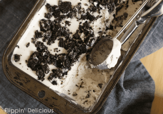 Sweet and creamy cookies and cream ice cream. Gluten-free, only 4 ingredients and no ice cream machine needed!
